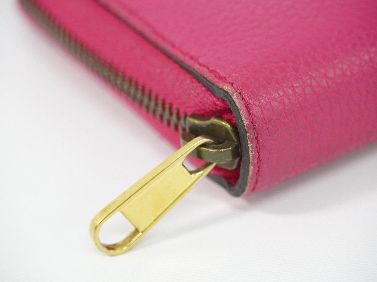 Gucci Vintage Logo Zip Around Leather Pink Leather Wallets Accessory (Pre-Owned)