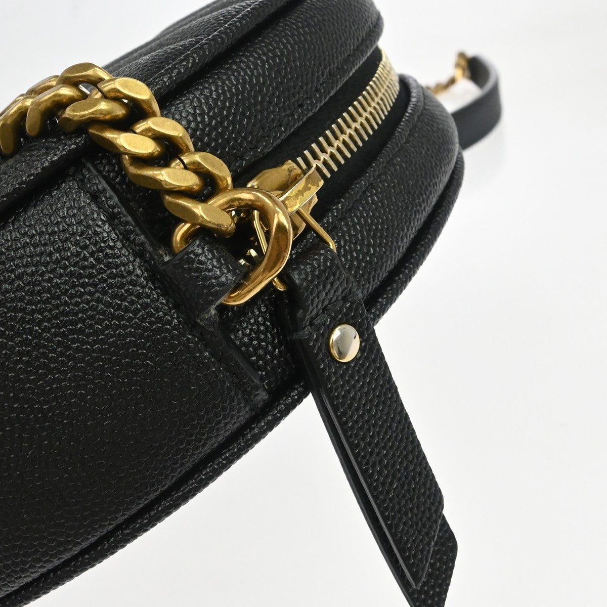 Saint Laurent Vinyle Round Camera Matelasse Chevron Leather Black Leather Crossbody Bag Bag (Pre-Owned)