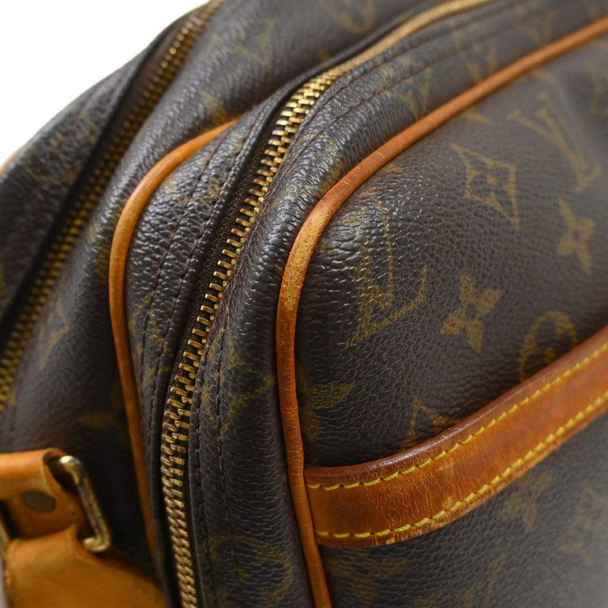Louis Vuitton Reporter Monogram Canvas Brown Canvas Shoulder Bag Bag (Pre-Owned)