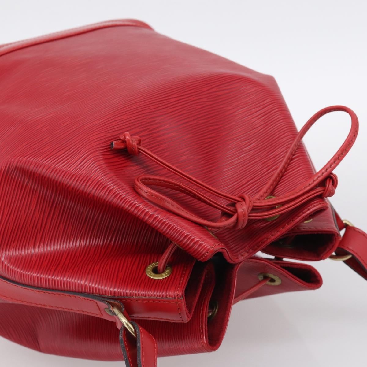 Louis Vuitton Petit Noe Epi Leather Red Leather Handbag (Pre-Owned)