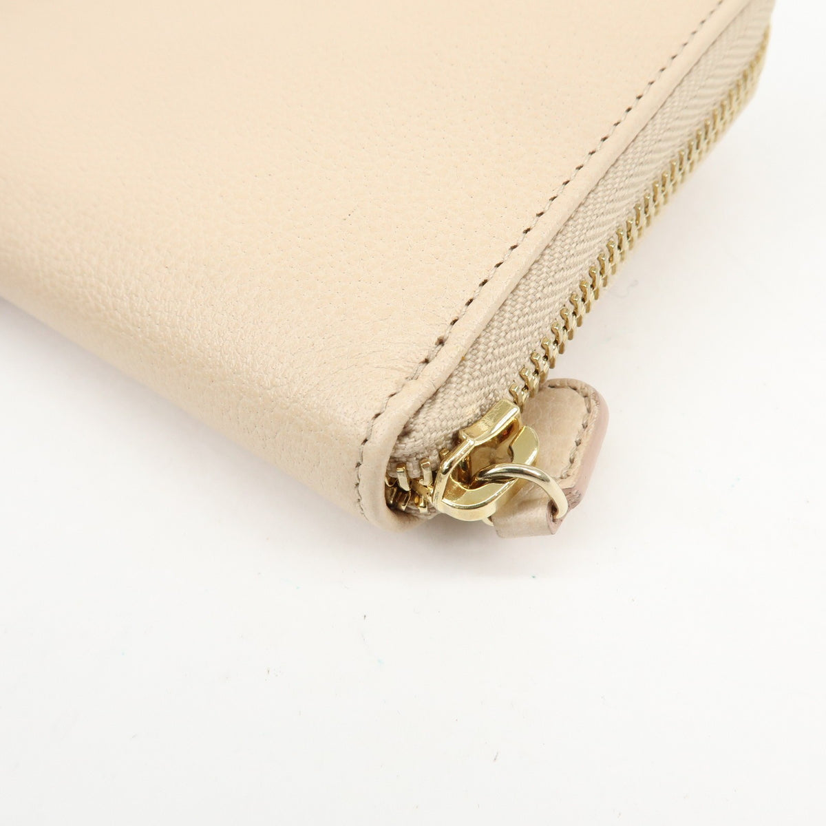 Bvlgari Serpenti Forever Zip Around Leather Beige Leather Wallets Accessory (Pre-Owned)