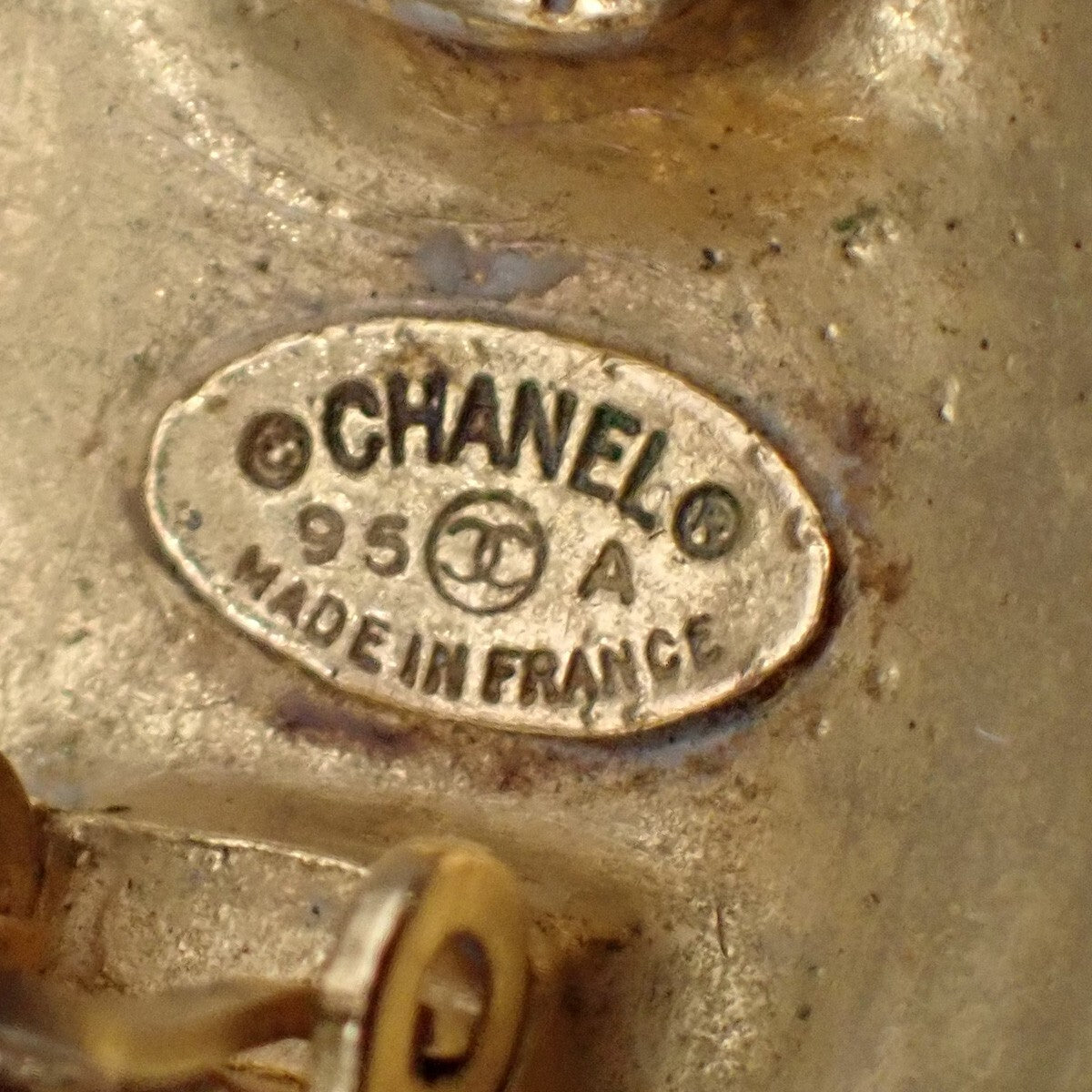 Chanel Vintage Cc Round Clip-On Metal Gold Gold_Plated Earrings Jewelry (Pre-Owned)