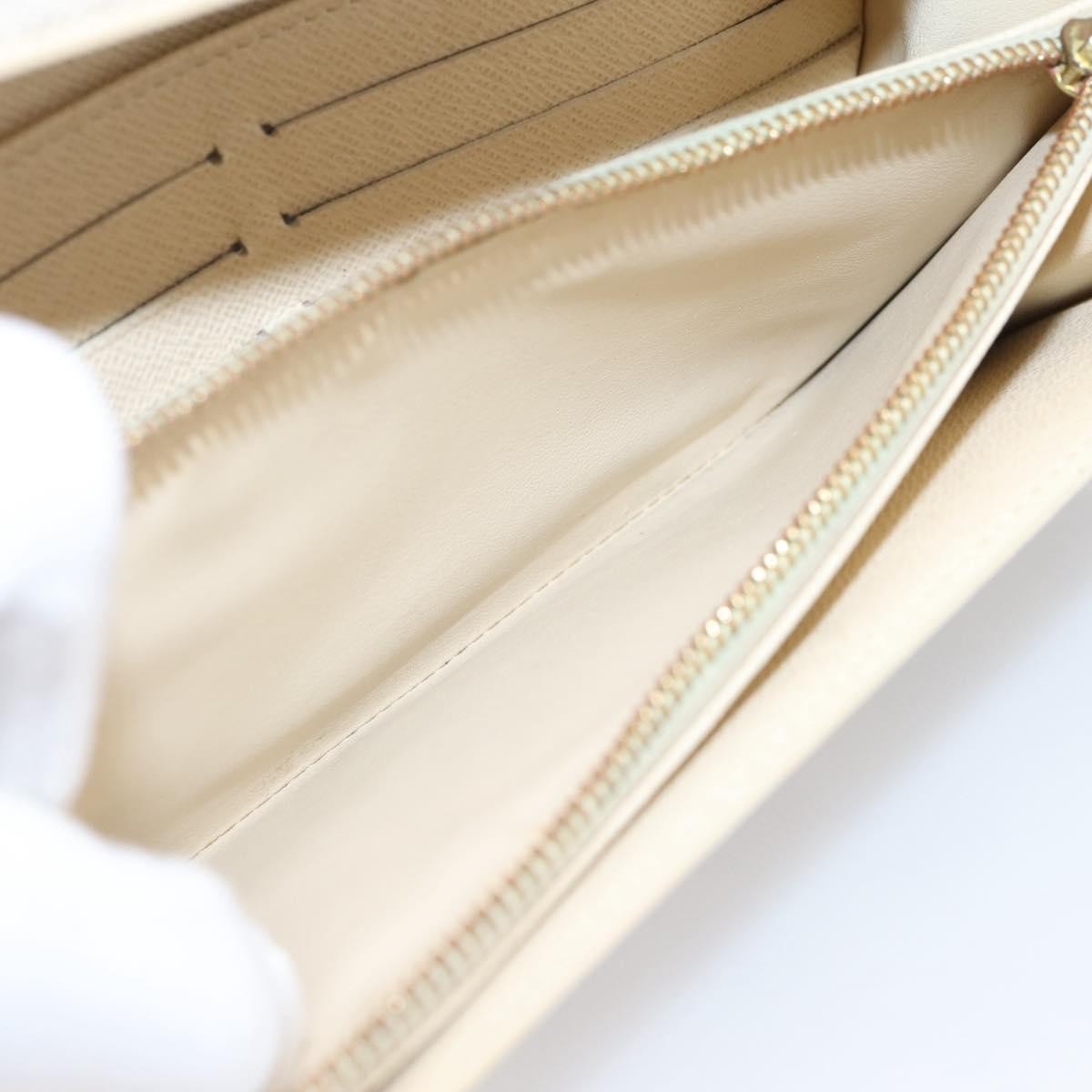 Louis Vuitton Sarah Damier White Canvas Wallets Accessory (Pre-Owned)
