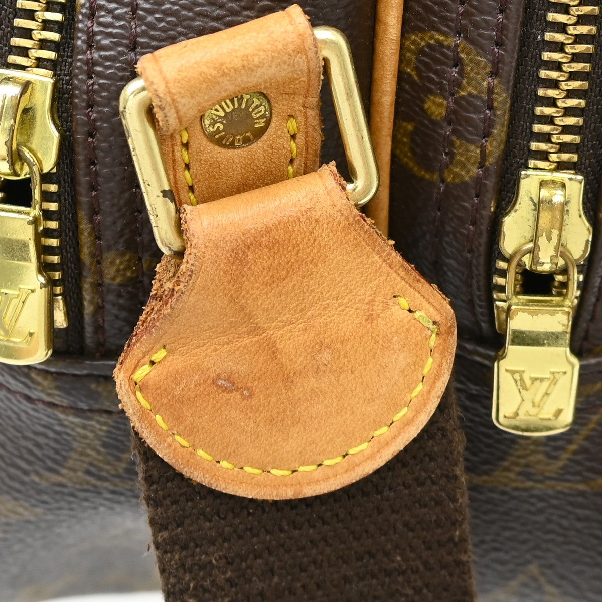Louis Vuitton Reporter Monogram Canvas Brown Canvas Shoulder Bag Bag (Pre-Owned)