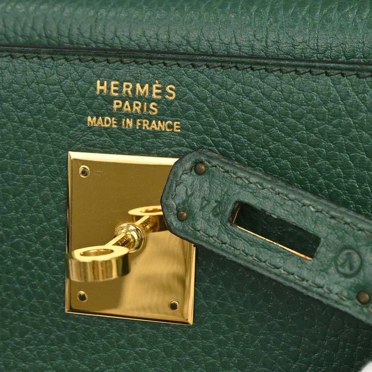 Hermes Kelly 2 Way Taurillon Clemence Green Leather Handbag (Pre-Owned)
