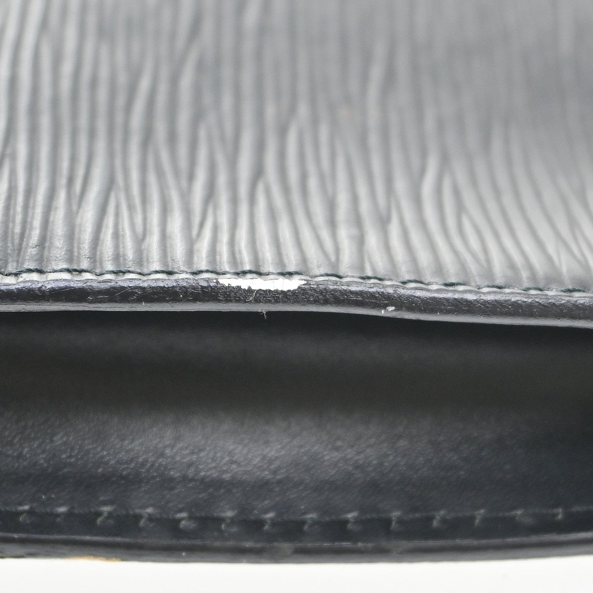 Louis Vuitton Pochette Accessoires Epi Leather Black Leather Clutche & Pouche Bag (Pre-Owned)