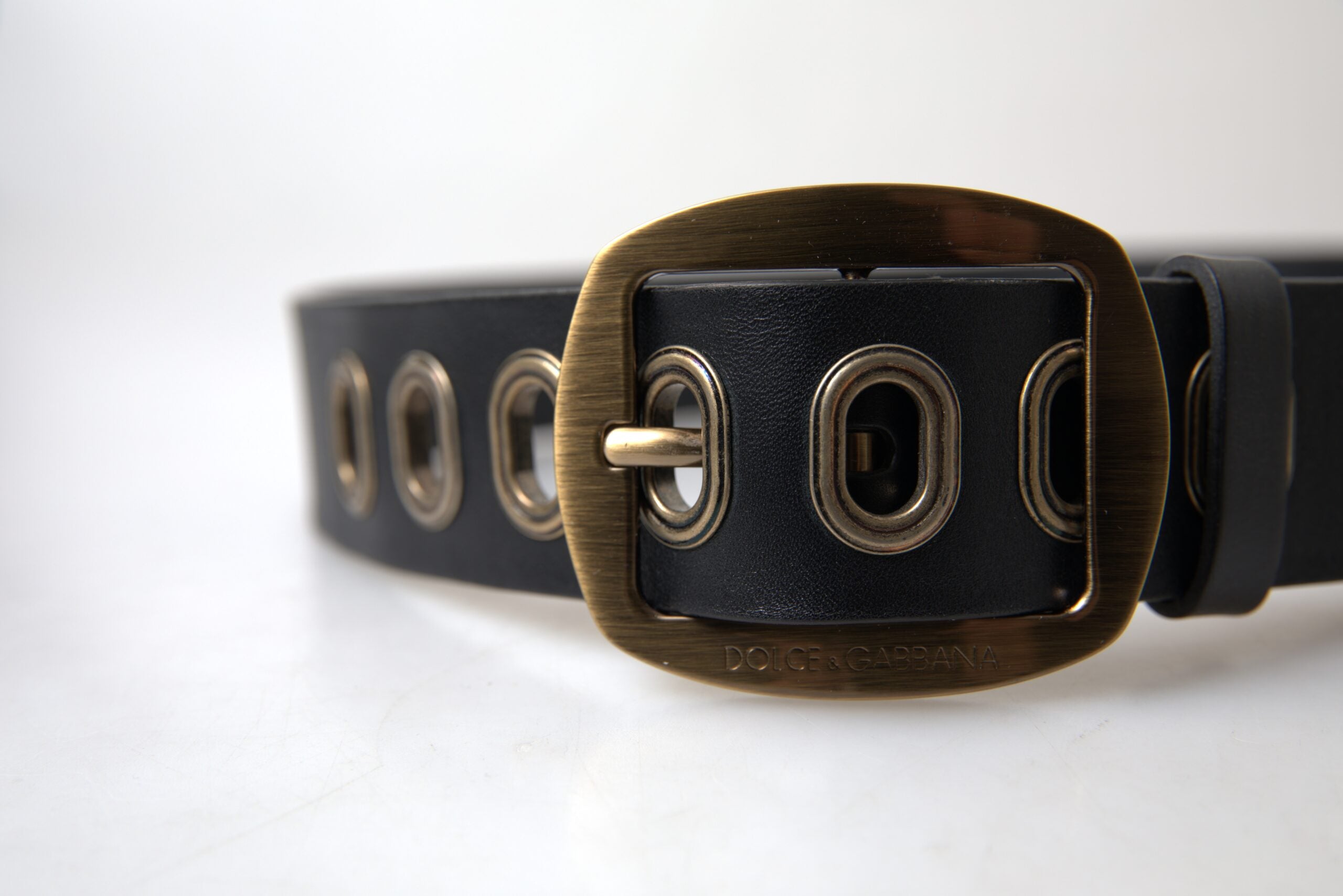 Dolce & Gabbana Sleek Italian Leather Belt with Metal Men's Buckle