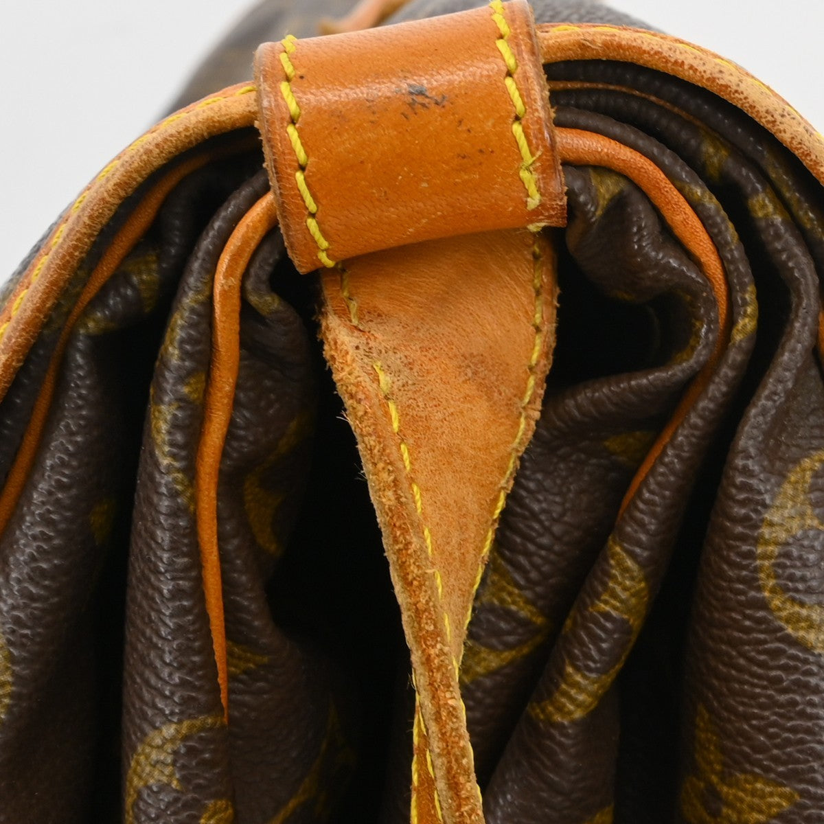 Louis Vuitton Saumur Monogram Canvas Brown Canvas Shoulder Bag Bag (Pre-Owned)