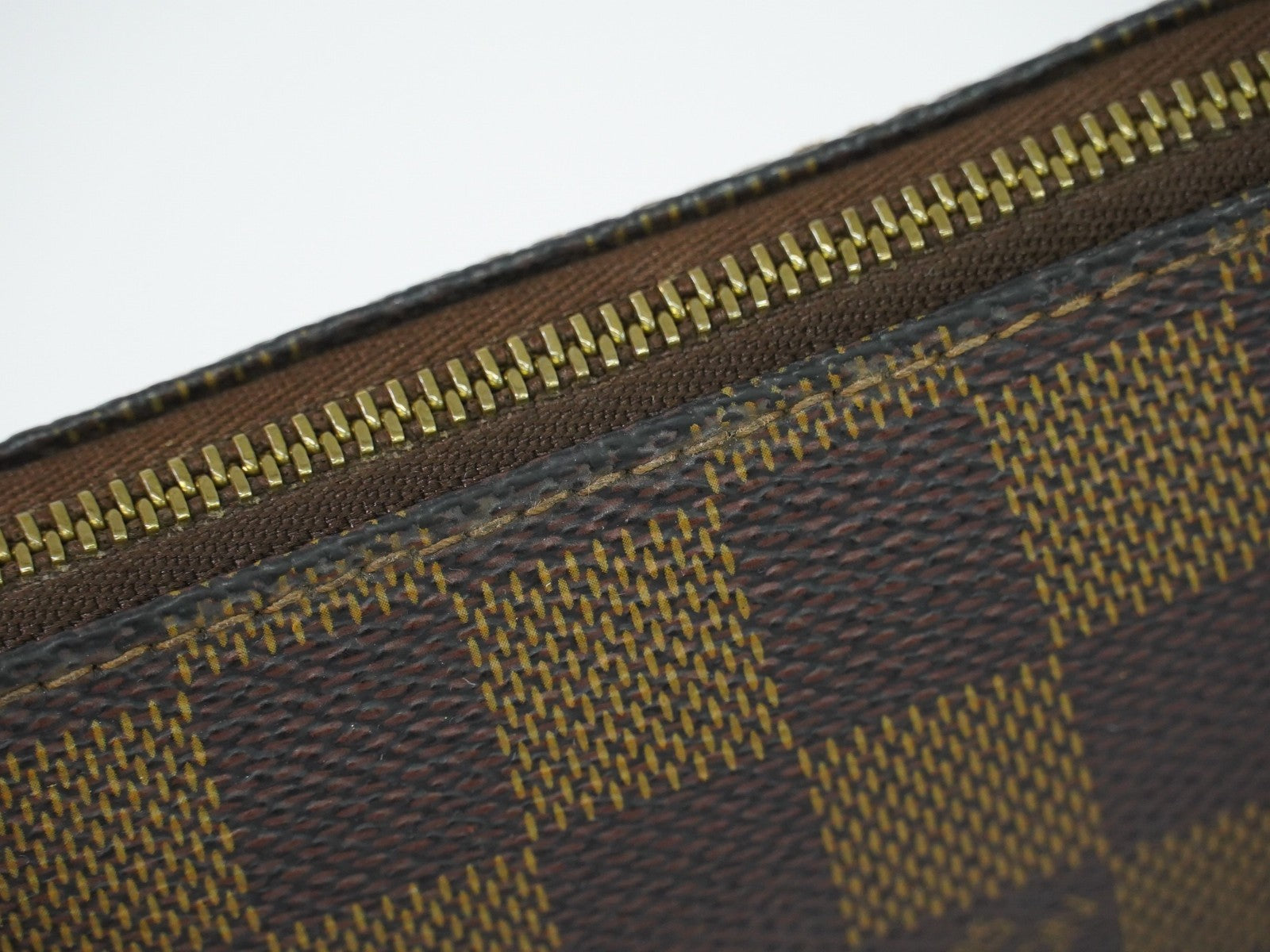 Louis Vuitton Pochette Accessoires Damier Brown Canvas Clutche & Pouche Bag (Pre-Owned)