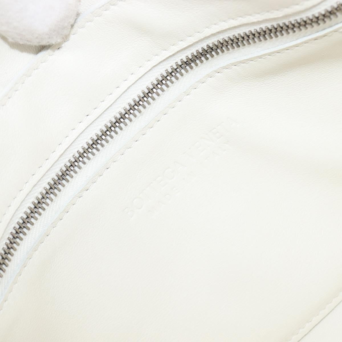 Bottega Veneta Cassette Maxi Intrecciato Leather White Leather Crossbody Bag Bag (Pre-Owned)