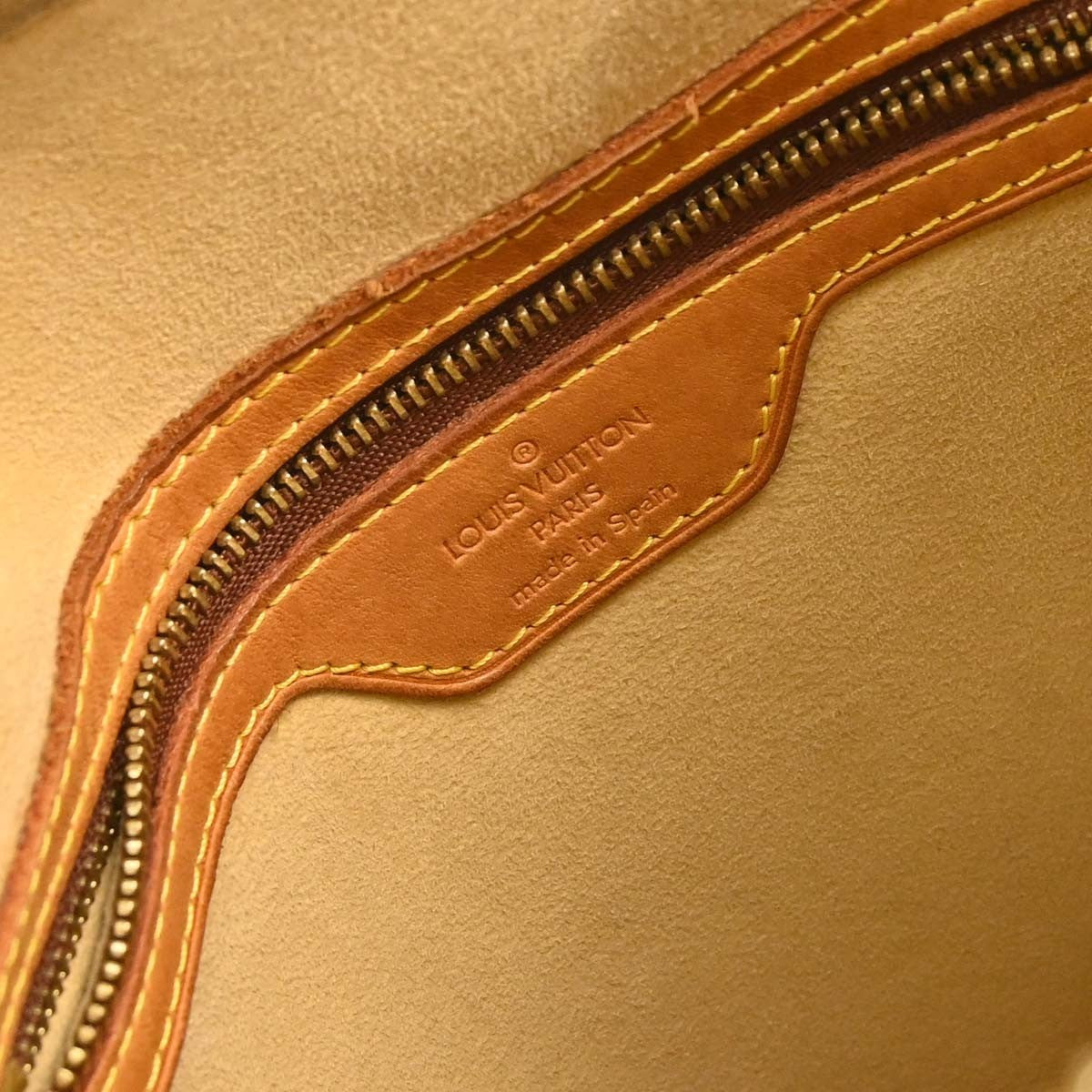 Louis Vuitton Looping Monogram Canvas Brown Canvas Handbag (Pre-Owned)