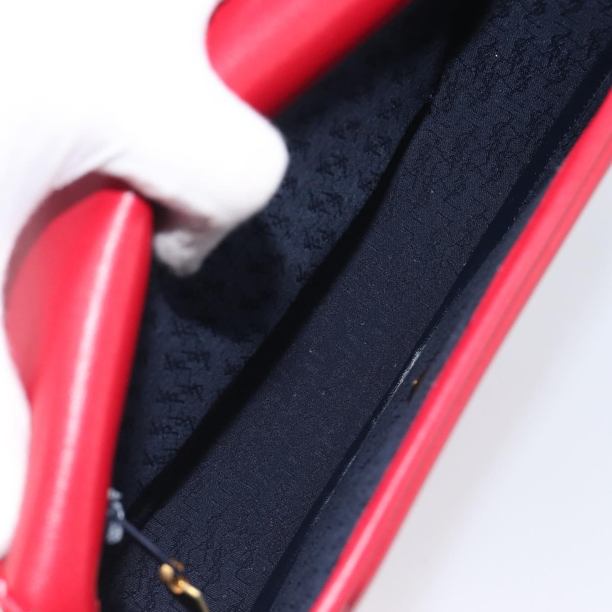 Saint Laurent Vintage Shoulder Bag Leather Red Leather Shoulder Bag Bag (Pre-Owned)