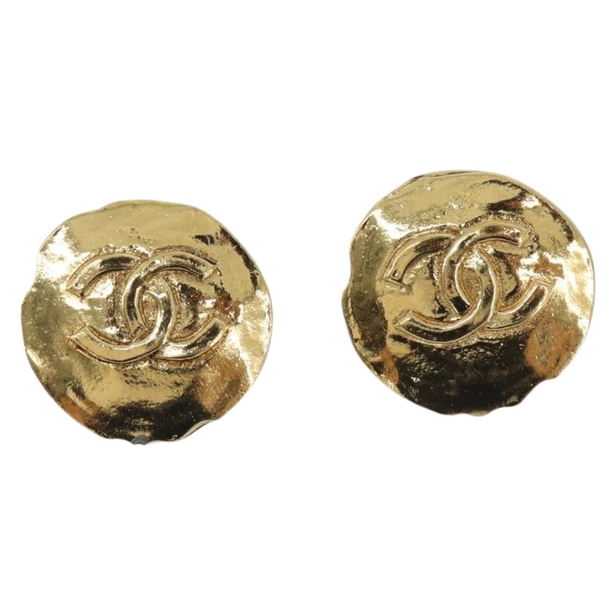 Chanel Vintage Cc Round Clip-On Metal Gold Metal Earrings Jewelry (Pre-Owned)