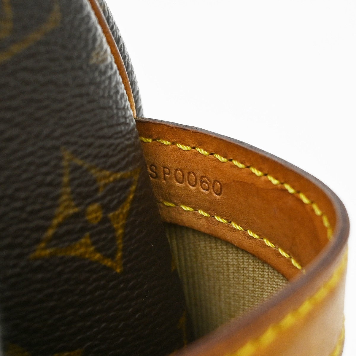 Louis Vuitton Reporter Monogram Brown Canvas Shoulder Bag Bag (Pre-Owned)