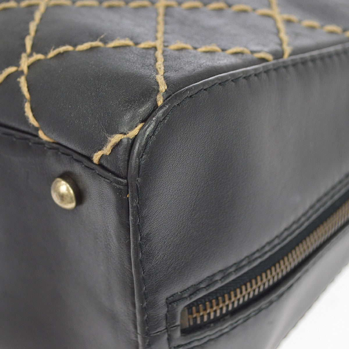 Chanel Surpique Zip Around Satchel Quilted Leather Black Leather Handbag (Pre-Owned)