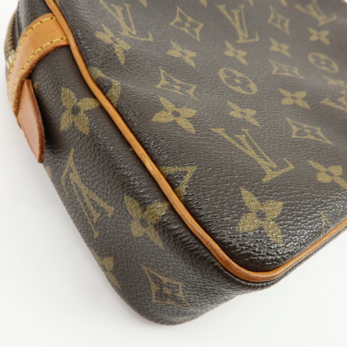 Louis Vuitton Compiegne Cosmetic Monogram Canvas Brown Canvas Toiletry Case Accessory (Pre-Owned)