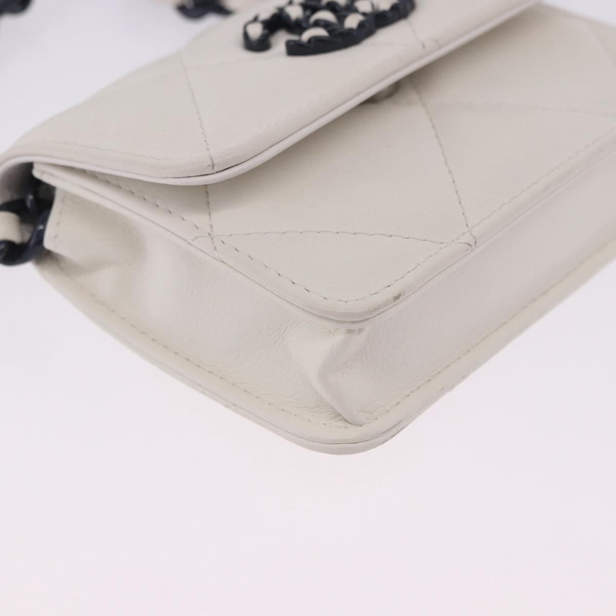 Chanel 19 Flap Coin Purse Belt Quilted Lambskin White Leather Clutche & Pouche Bag (Pre-Owned)