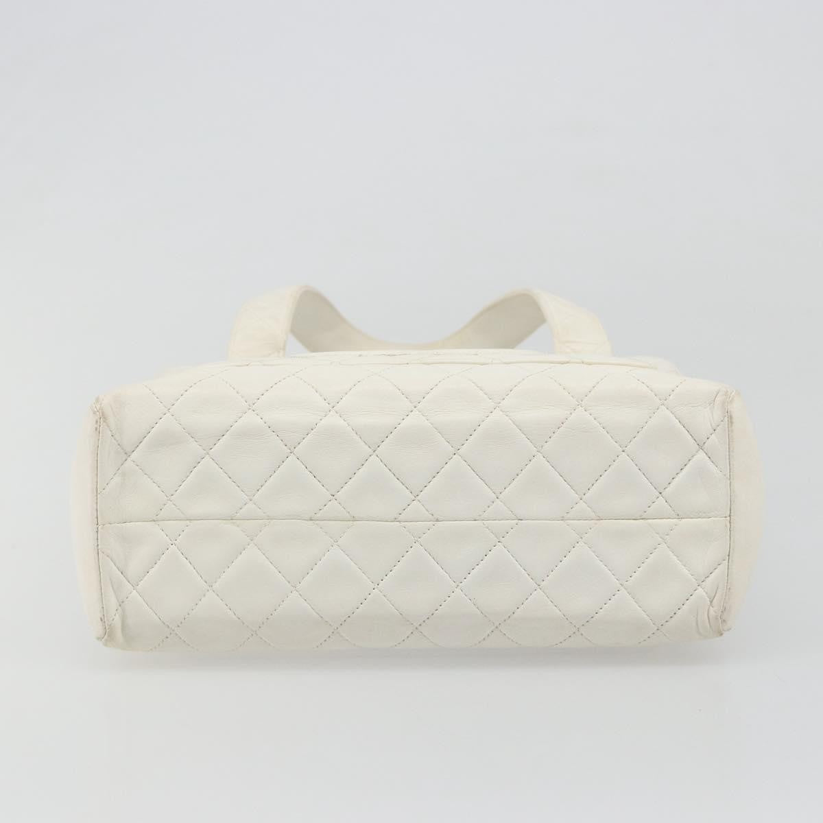 Chanel Cc Handbag Leather White Leather Handbag (Pre-Owned)