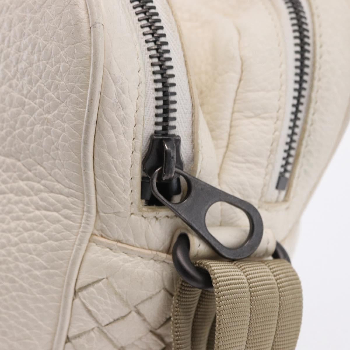 Bottega Veneta Intrecciato Shoulder Leather White Leather Shoulder Bag Bag (Pre-Owned)