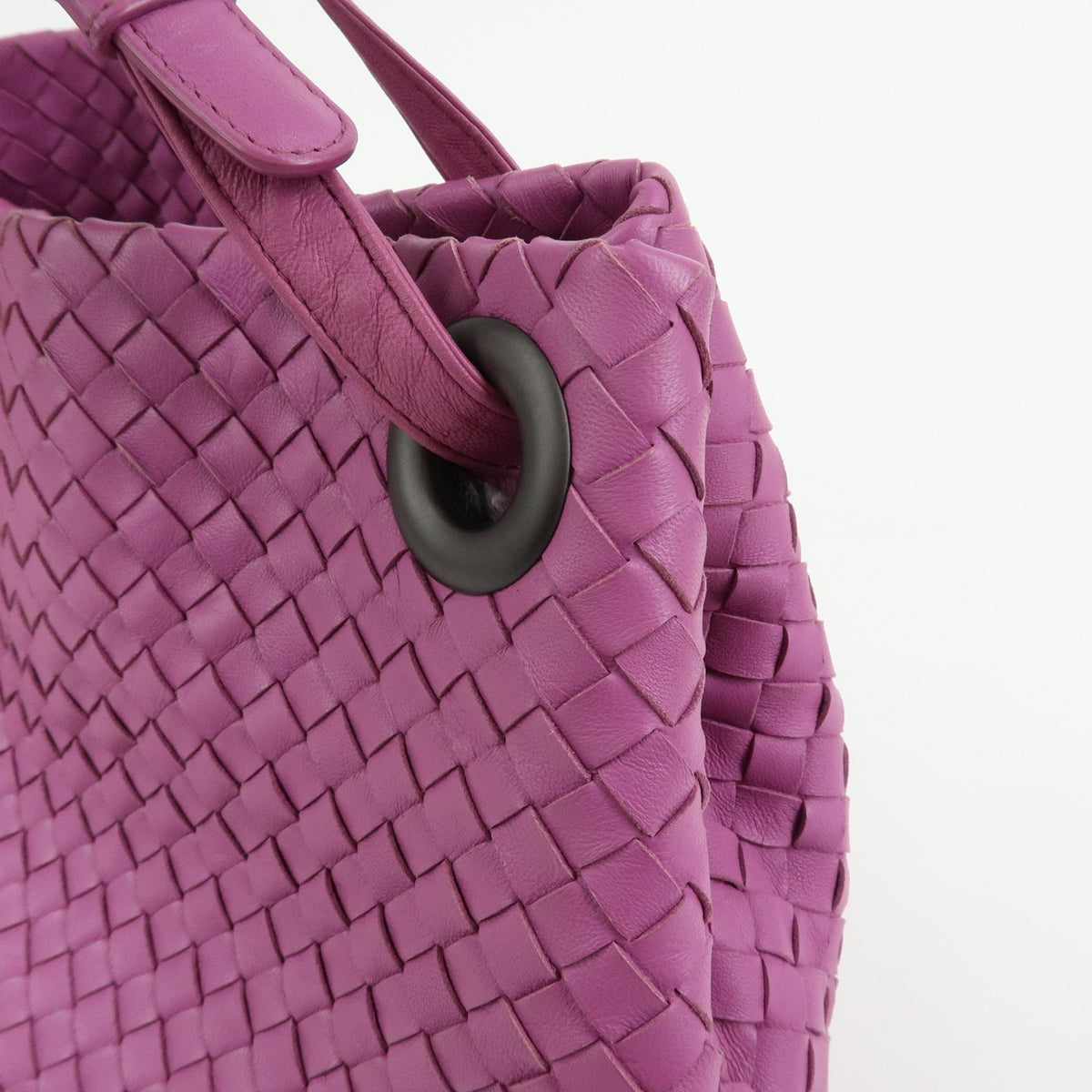 Bottega Veneta Garda Intrecciato Nappa Purple Leather Handbag (Pre-Owned)