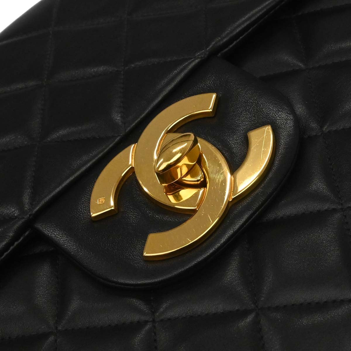 Chanel Vintage Cc Chain Flap Shoulder Quilted Lambskin Black Leather Handbag (Pre-Owned)