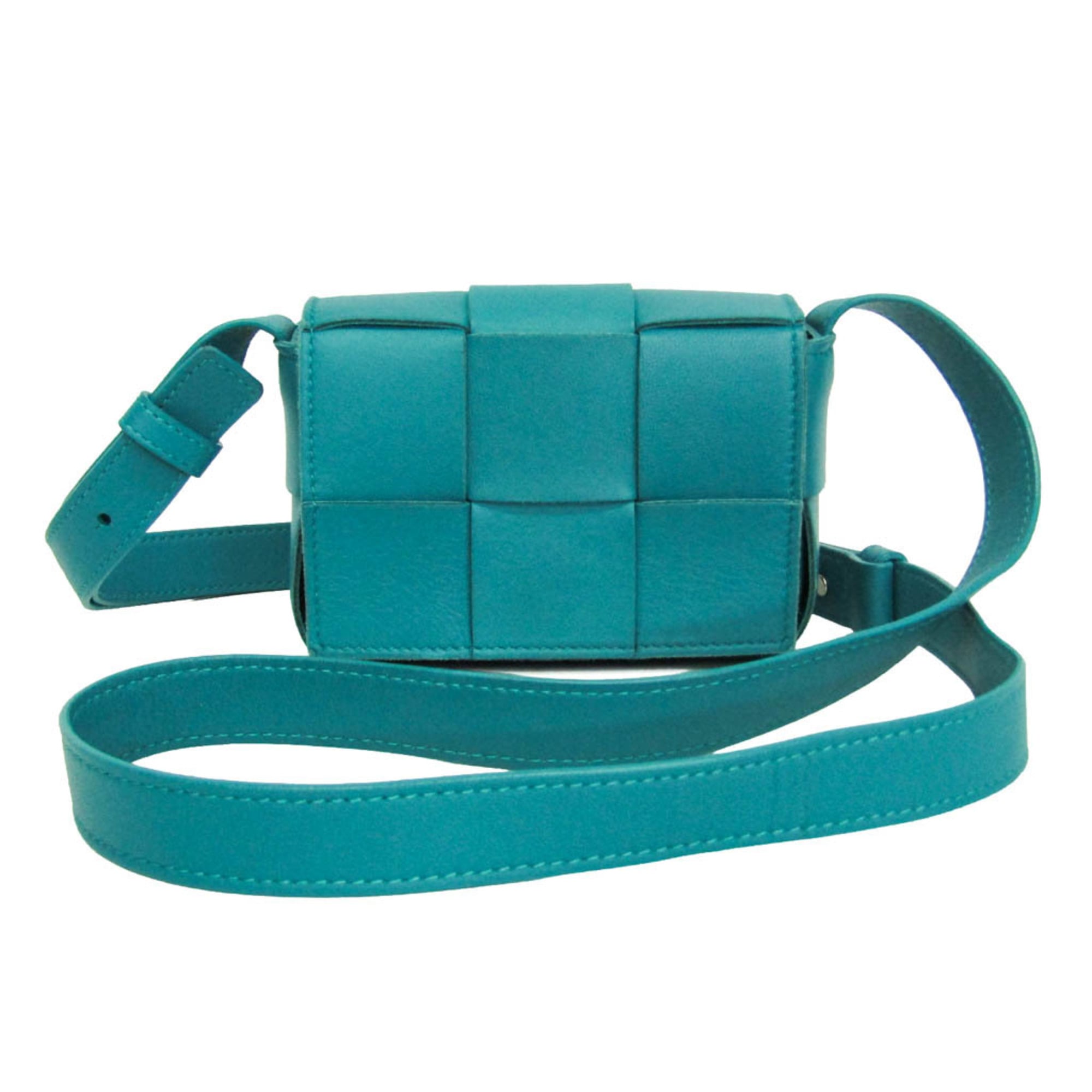 Bottega Veneta Cassette Maxi Intrecciato Leather Blue Leather Clutche & Pouche Bag (Pre-Owned)