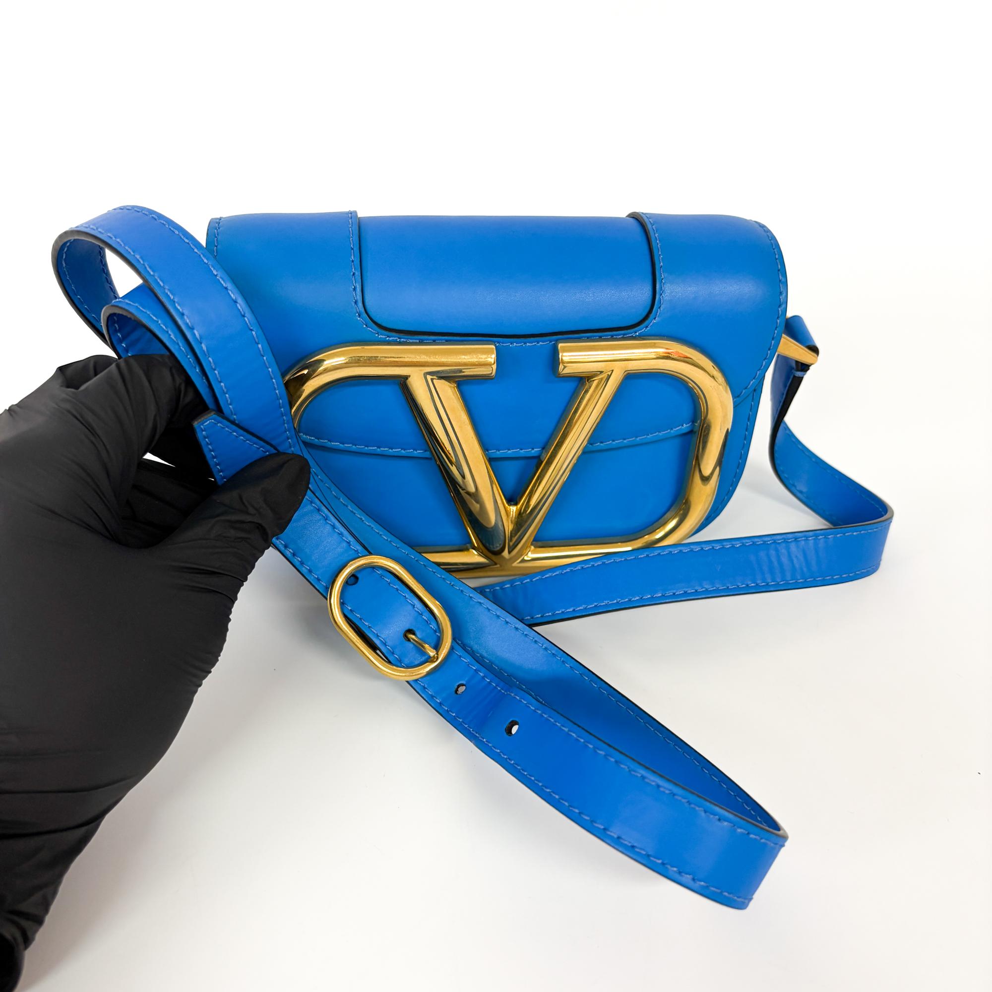 Valentino Garavani Supervee Leather Blue Leather Crossbody Bag Bag (Pre-Owned)