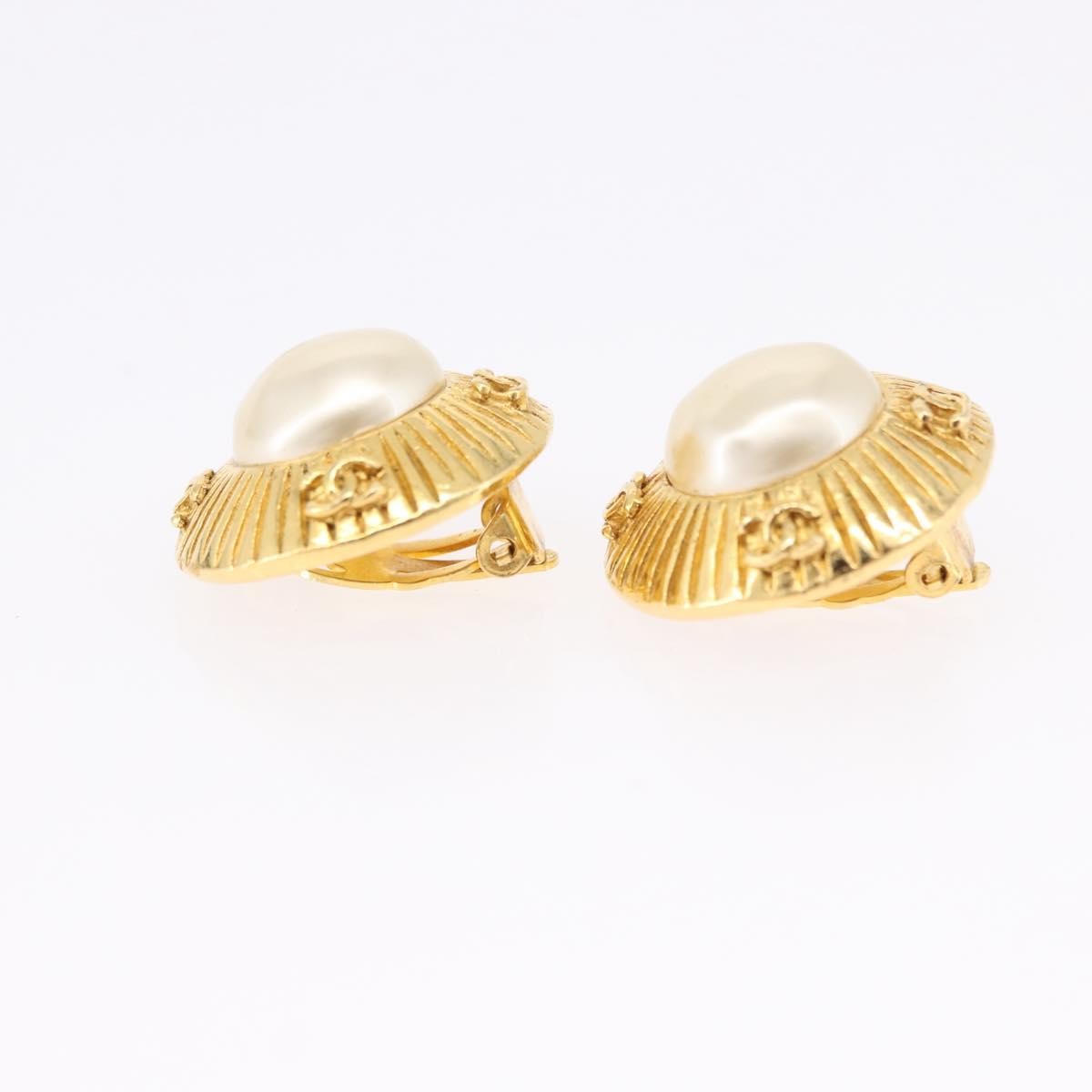 Chanel Vintage Round Cc Clip-On Metal With Faux Pearl Gold Metal Earrings Jewelry (Pre-Owned)