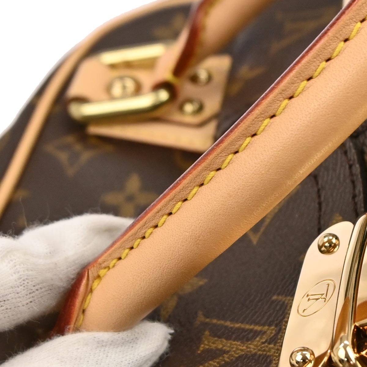 Louis Vuitton Manhattan Monogram Canvas Brown Canvas Handbag (Pre-Owned)
