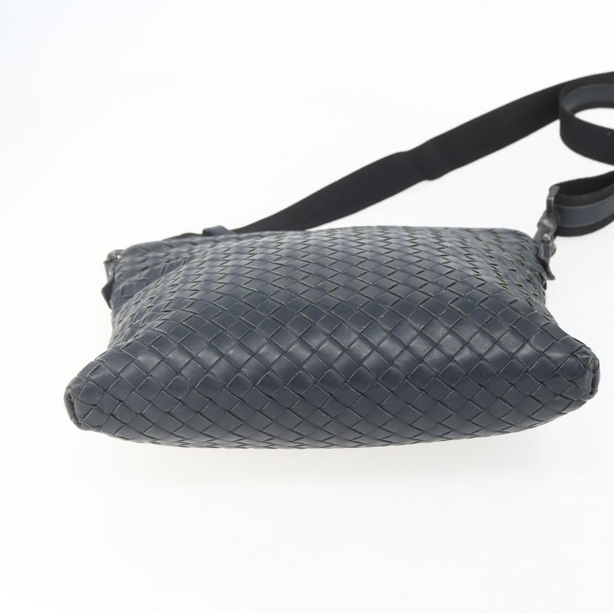 Bottega Veneta Flat Messenger Intrecciato Nappa Navy Leather Crossbody Bag Bag (Pre-Owned)
