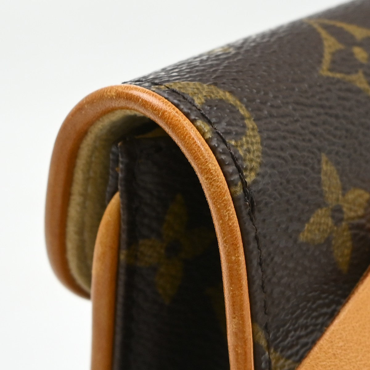 Louis Vuitton Florentine Waist Monogram Canvas Brown Canvas Clutche & Pouche Bag (Pre-Owned)