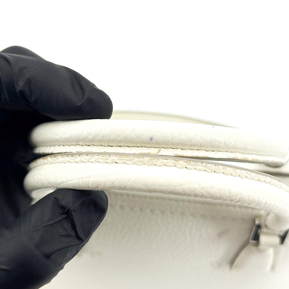 Maison Margiela Femme Micro Sac 5Ac Leather White Leather Shoulder Bag Bag (Pre-Owned)