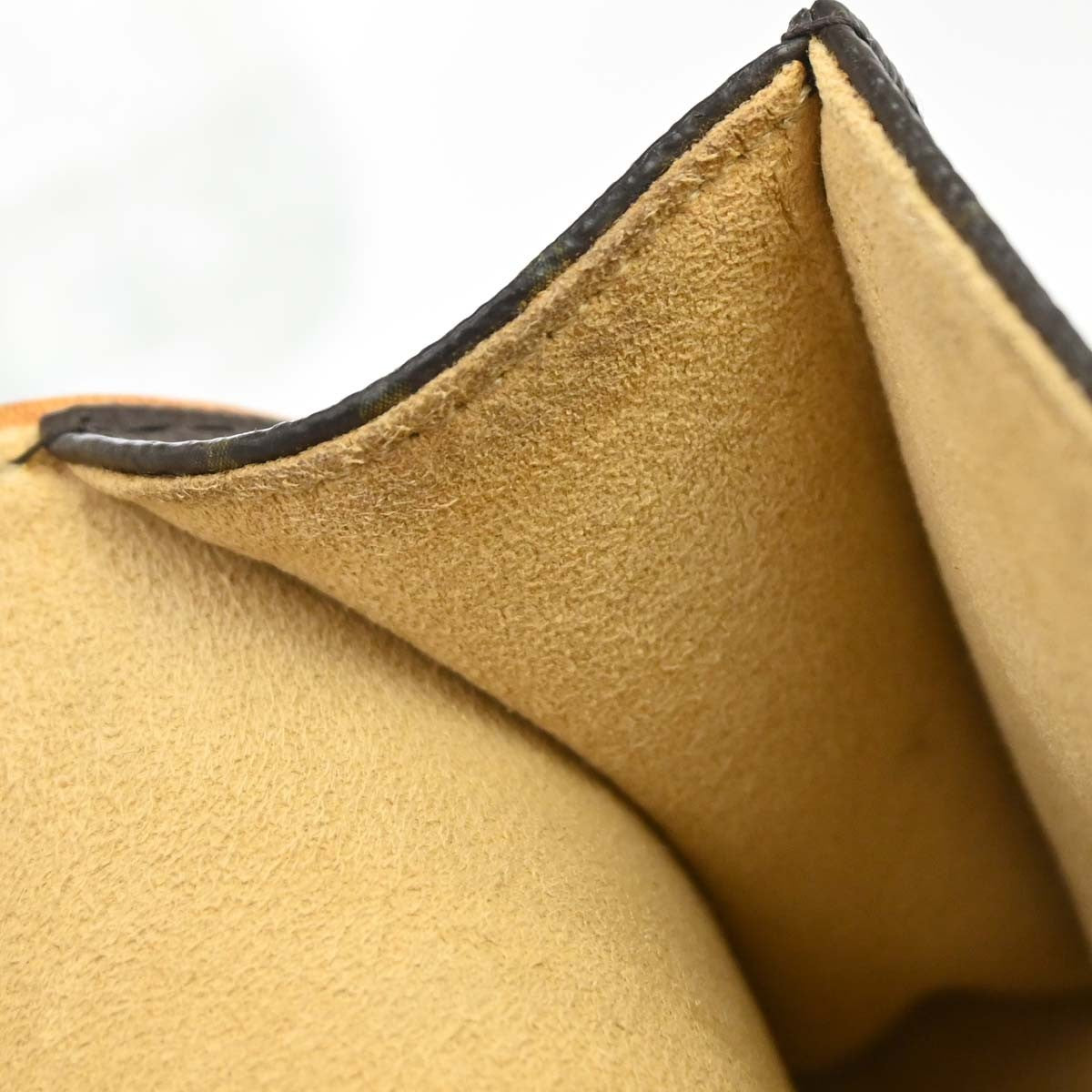 Louis Vuitton Florentine Waist Monogram Canvas Brown Canvas Clutche & Pouche Bag (Pre-Owned)