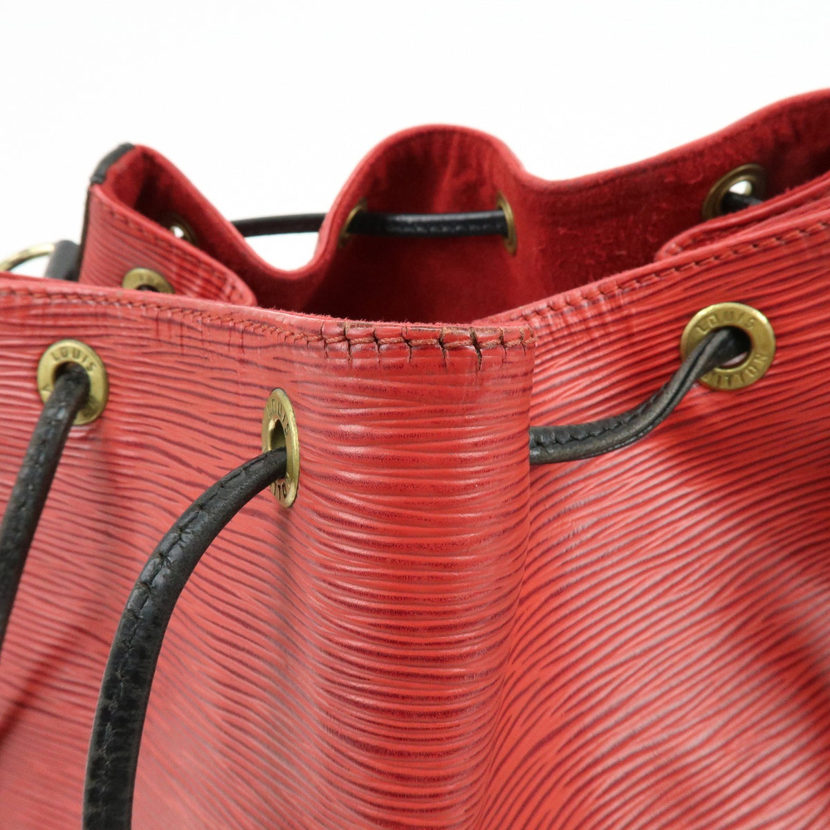 Louis Vuitton Bicolor Petit Noe Epi Leather Red Leather Handbag (Pre-Owned)