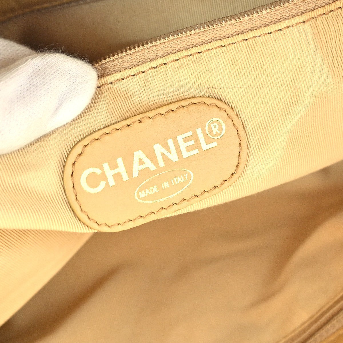 Chanel Vintage Cc Logo Tote Leather Beige Leather Tote Bag Bag (Pre-Owned)