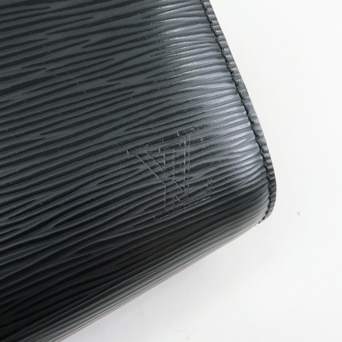 Louis Vuitton Hoche Clutch Epi Leather Black Leather Clutche & Pouche Bag (Pre-Owned)