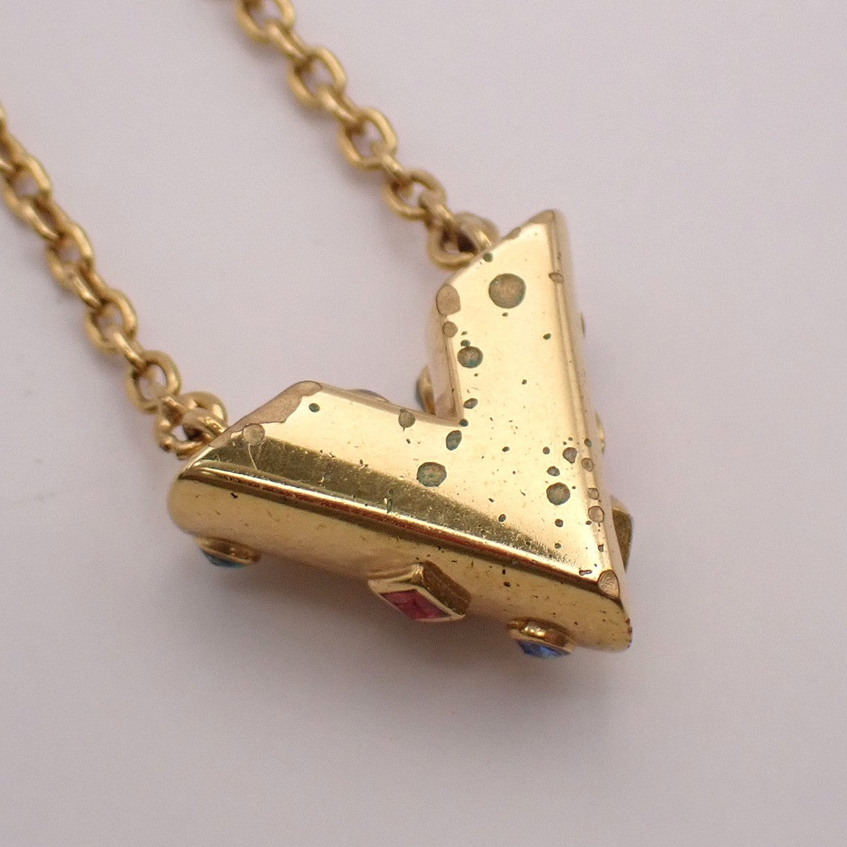 Louis Vuitton Essential V Metal Gold Gold_Plated Necklace Jewelry (Pre-Owned)