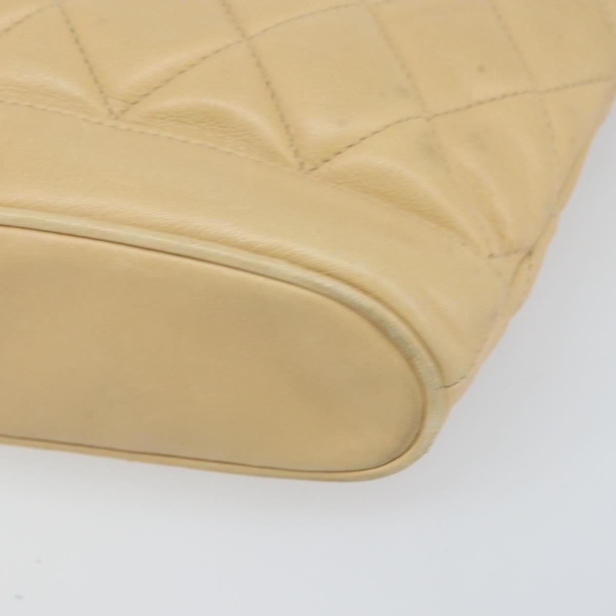 Chanel Vintage Cc Chain Shopper Quilted Leather Beige Leather Shoulder Bag Bag (Pre-Owned)