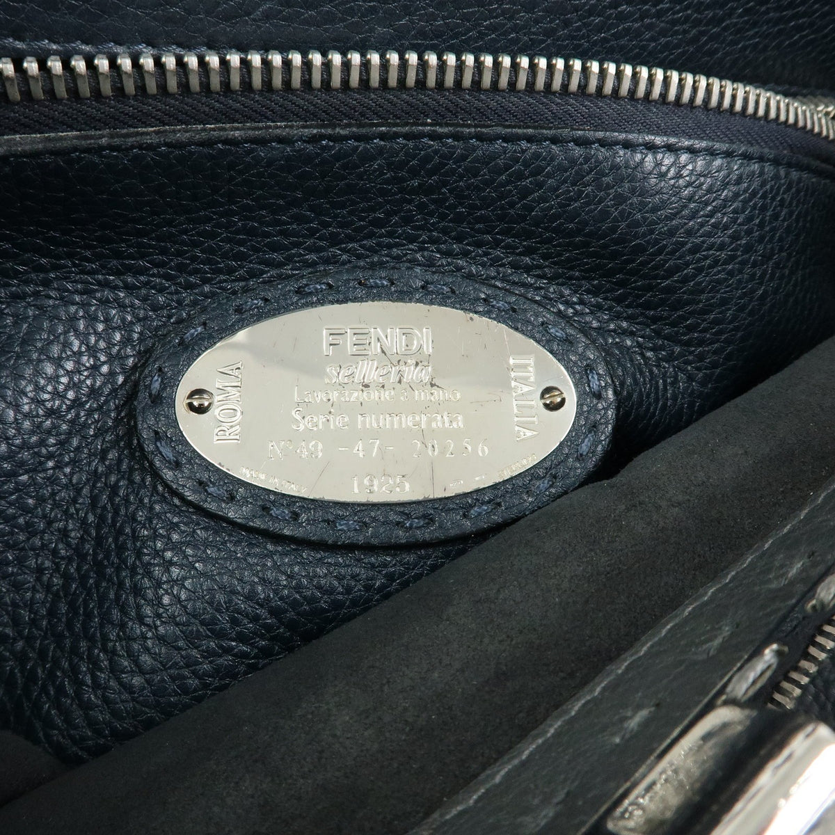 Fendi Selleria Peekaboo Grainy Leather Gray Leather Handbag (Pre-Owned)