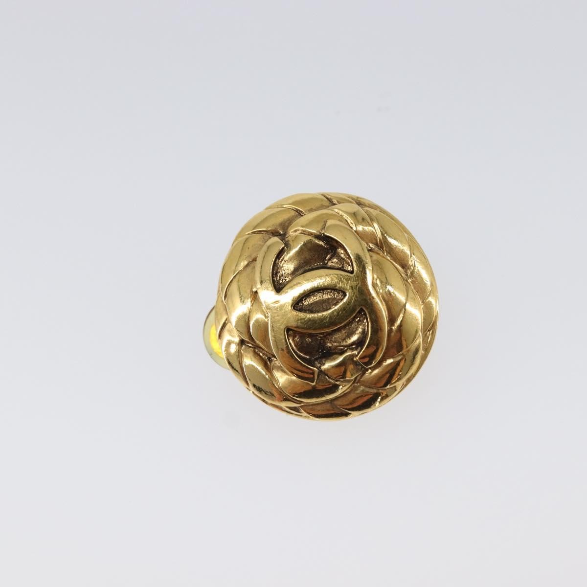 Chanel Vintage Round Cc Clip-On Metal Gold Metal Earrings Jewelry (Pre-Owned)