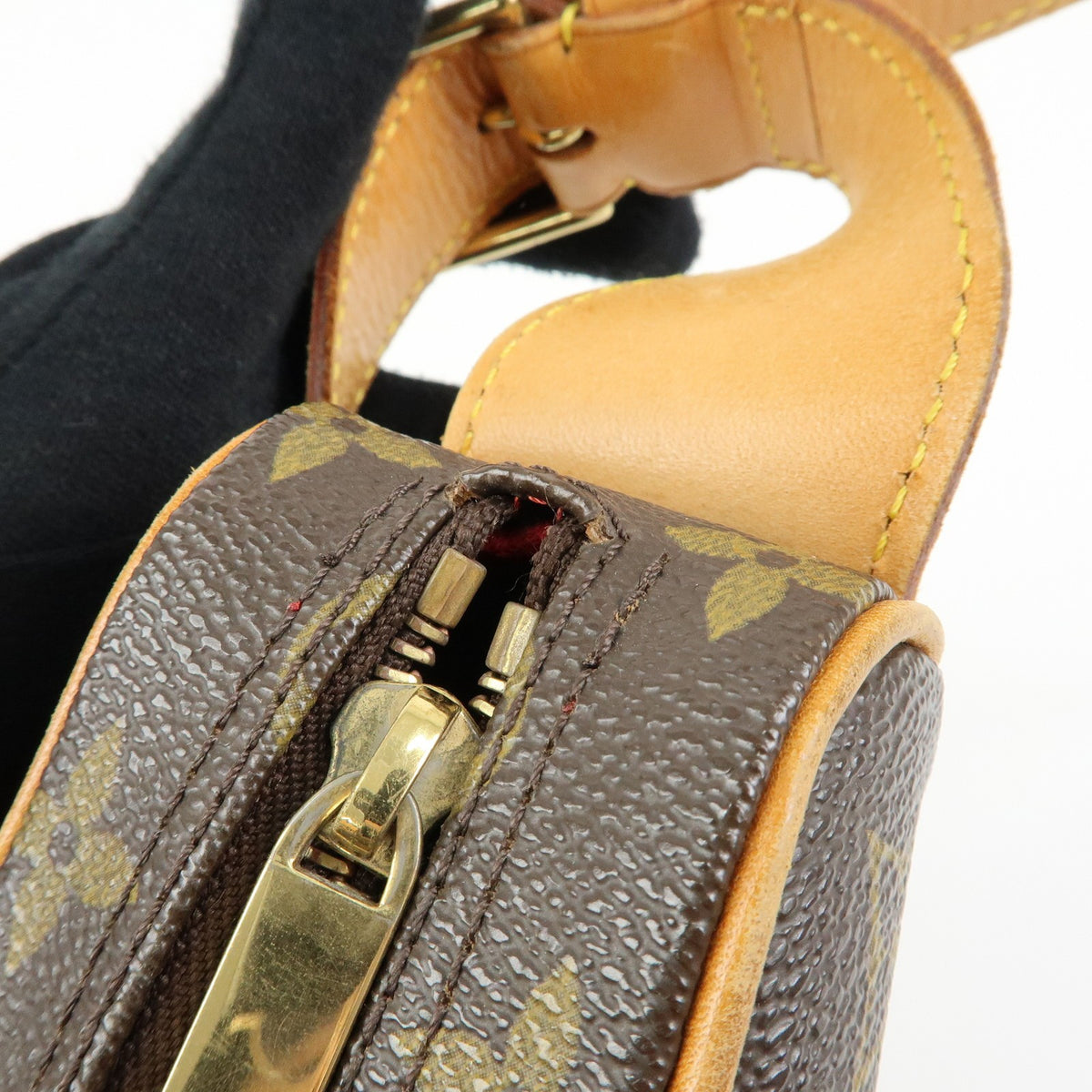 Louis Vuitton Croissant Monogram Canvas Brown Canvas Handbag (Pre-Owned)