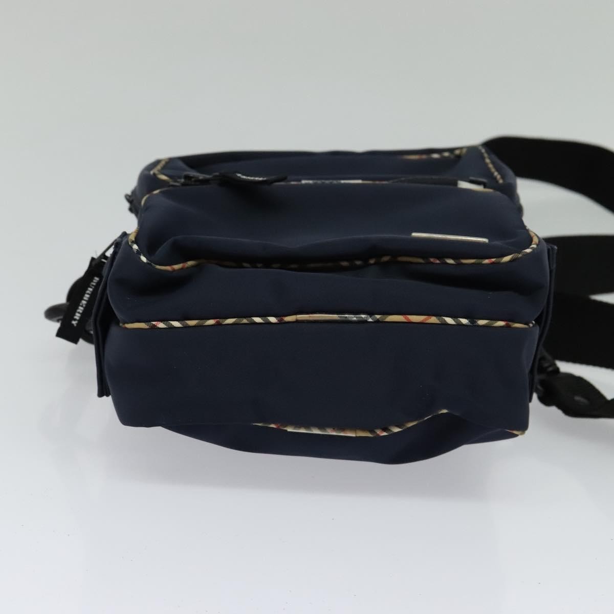 Burberry Vintage Nylon Navy Nylon Shoulder Bag Bag (Pre-Owned)