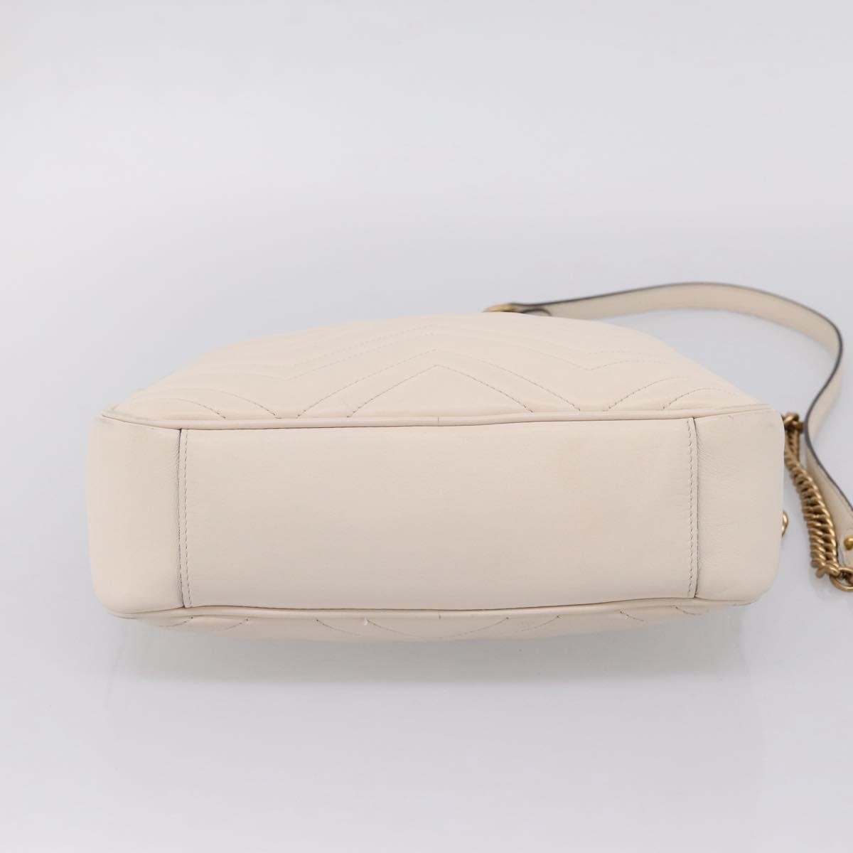 Gucci Gg Marmont Multi-Use Matelasse Leather White Leather Handbag (Pre-Owned)