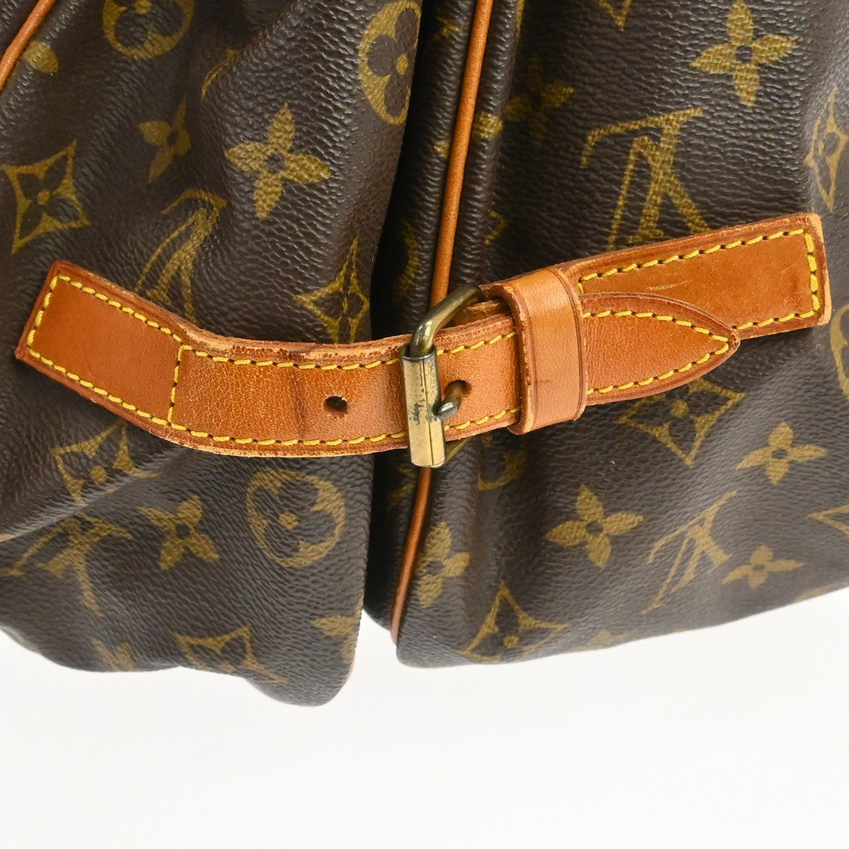 Louis Vuitton Saumur Monogram Brown Canvas Shoulder Bag Bag (Pre-Owned)