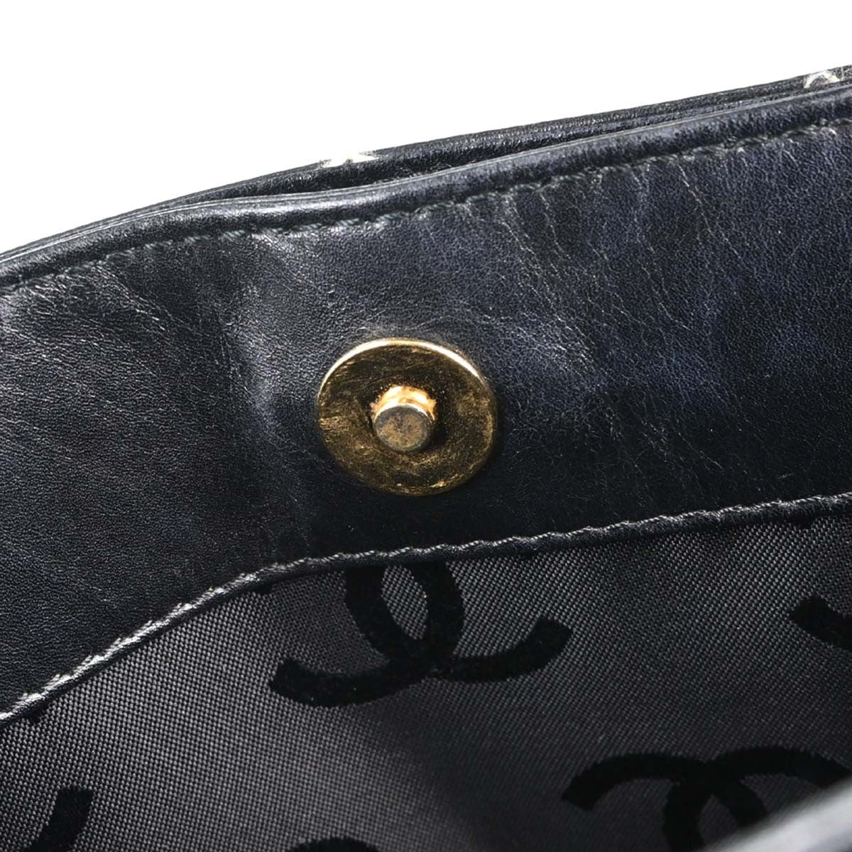 Chanel Surpique Quilted Leather Black Leather Tote Bag Bag (Pre-Owned)