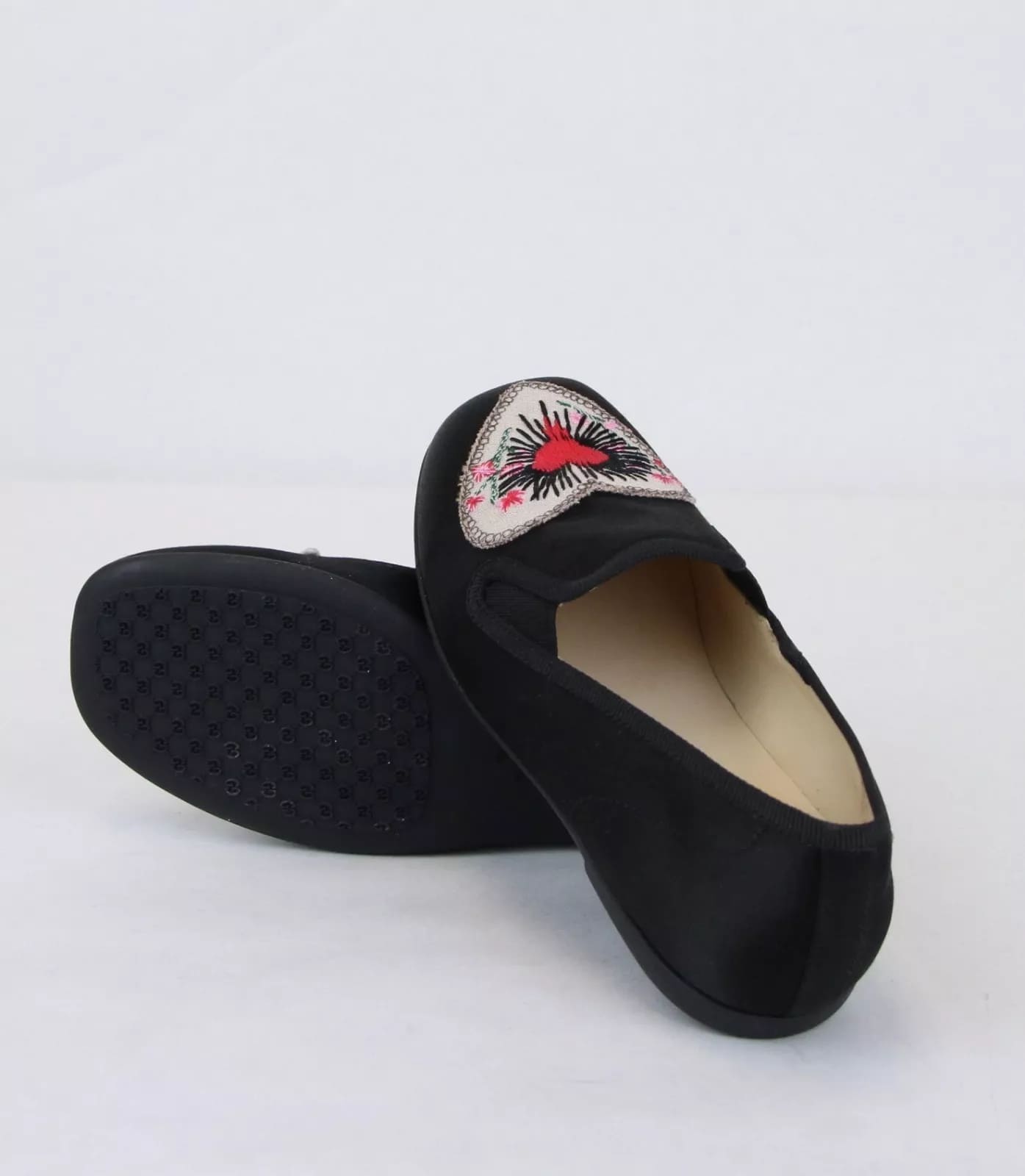 Gucci Unisex Children's Black Silk Flats w/Heart Icon 32/US .5 484976 1000