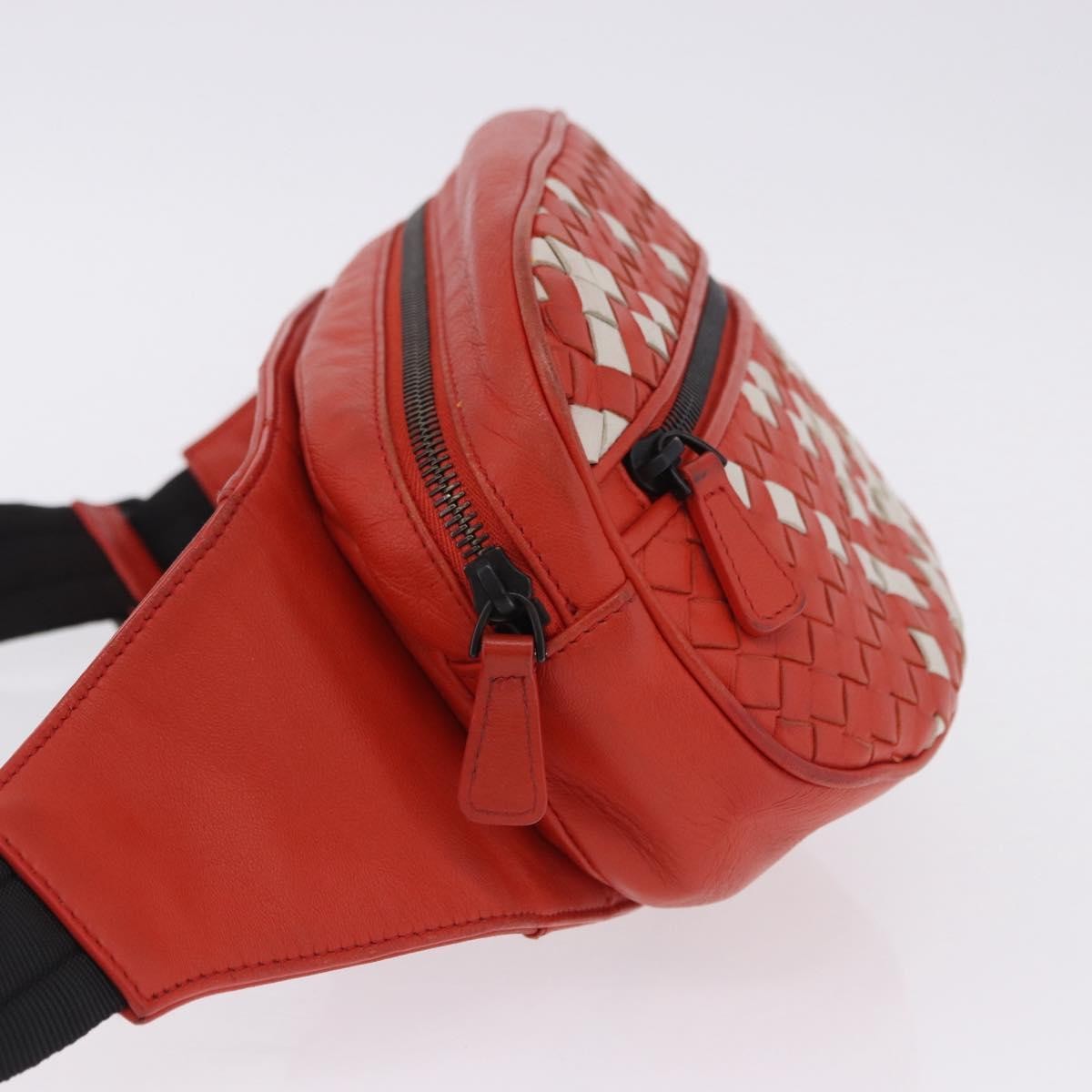 Bottega Veneta Light Waist Intrecciato Leather Red Leather Clutche & Pouche Bag (Pre-Owned)