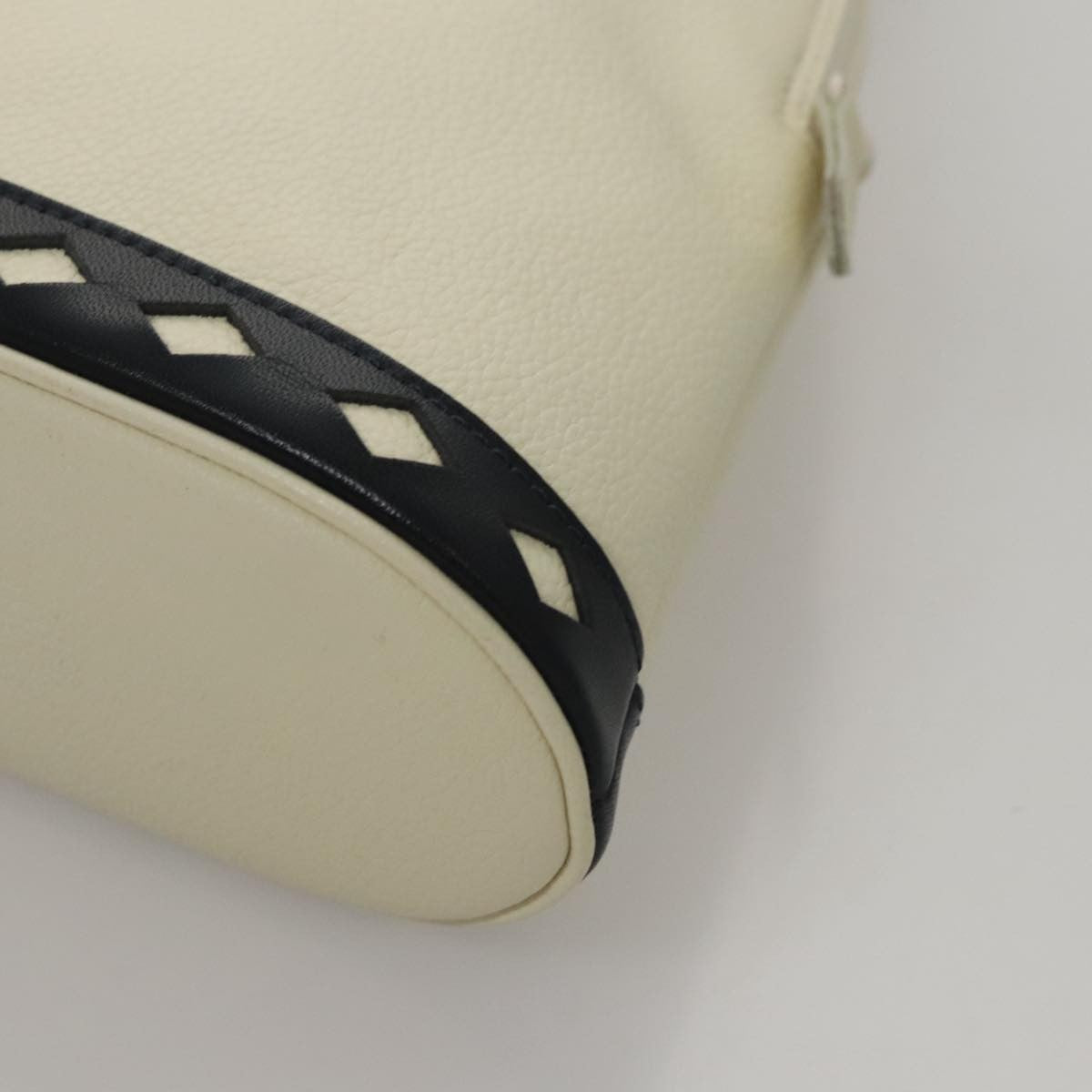 Saint Laurent Vintage Leather White Leather Handbag (Pre-Owned)