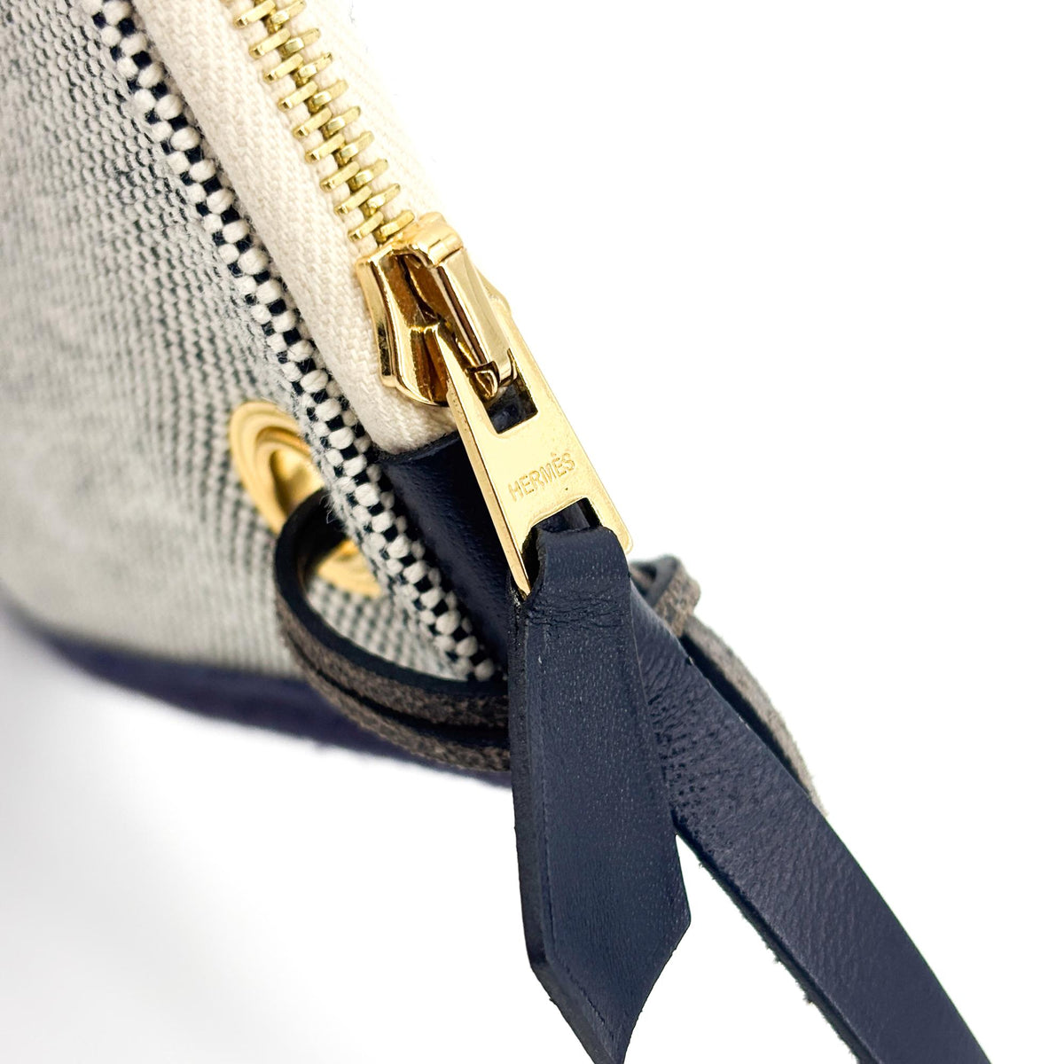 Hermes Herbag Zip Circuit 24 Vache Hunter And Leather White Canvas Handbag (Pre-Owned)
