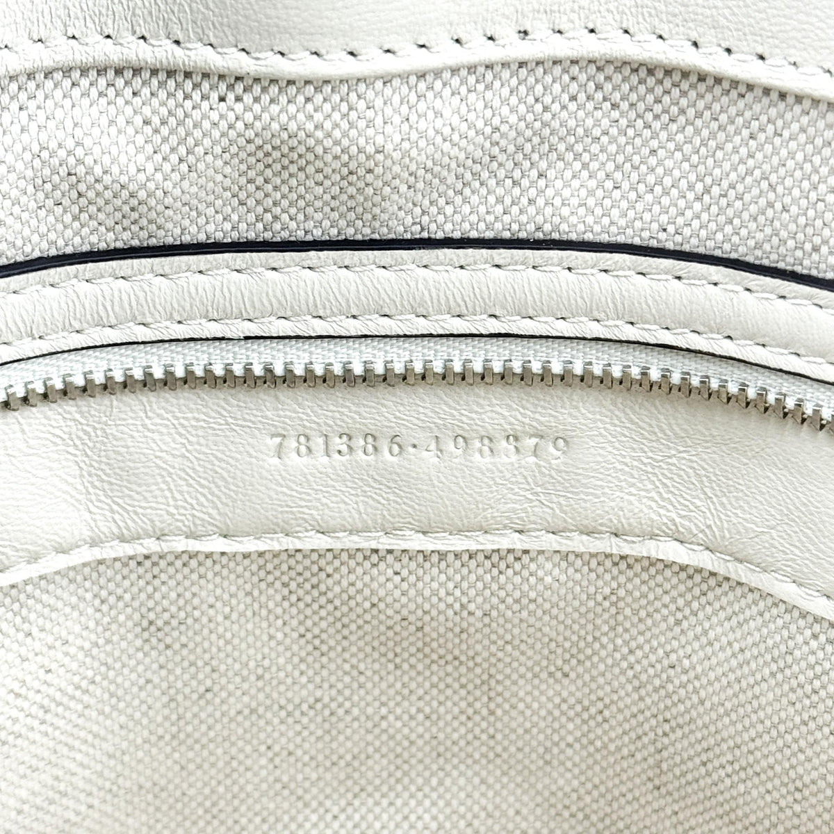 Gucci Gg Marmont Matelassé Leather White Leather Shoulder Bag Bag (Pre-Owned)